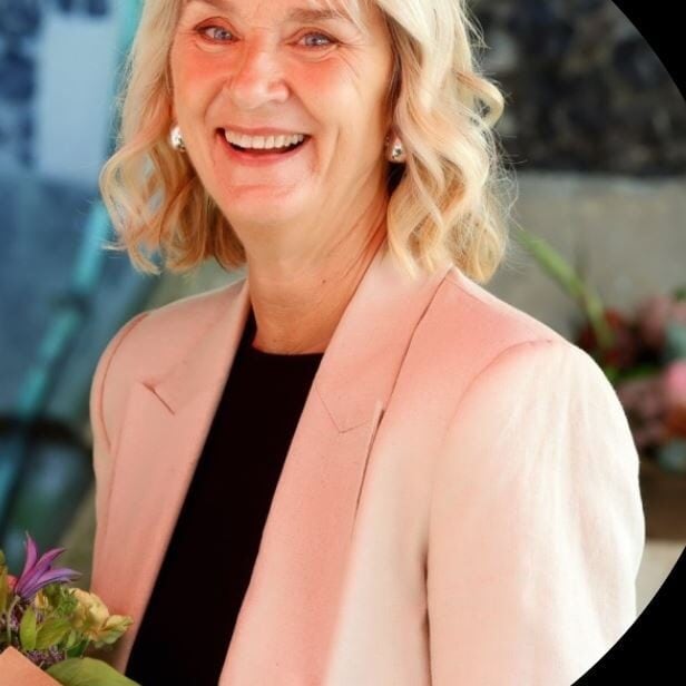 Lindsay Brown headshot